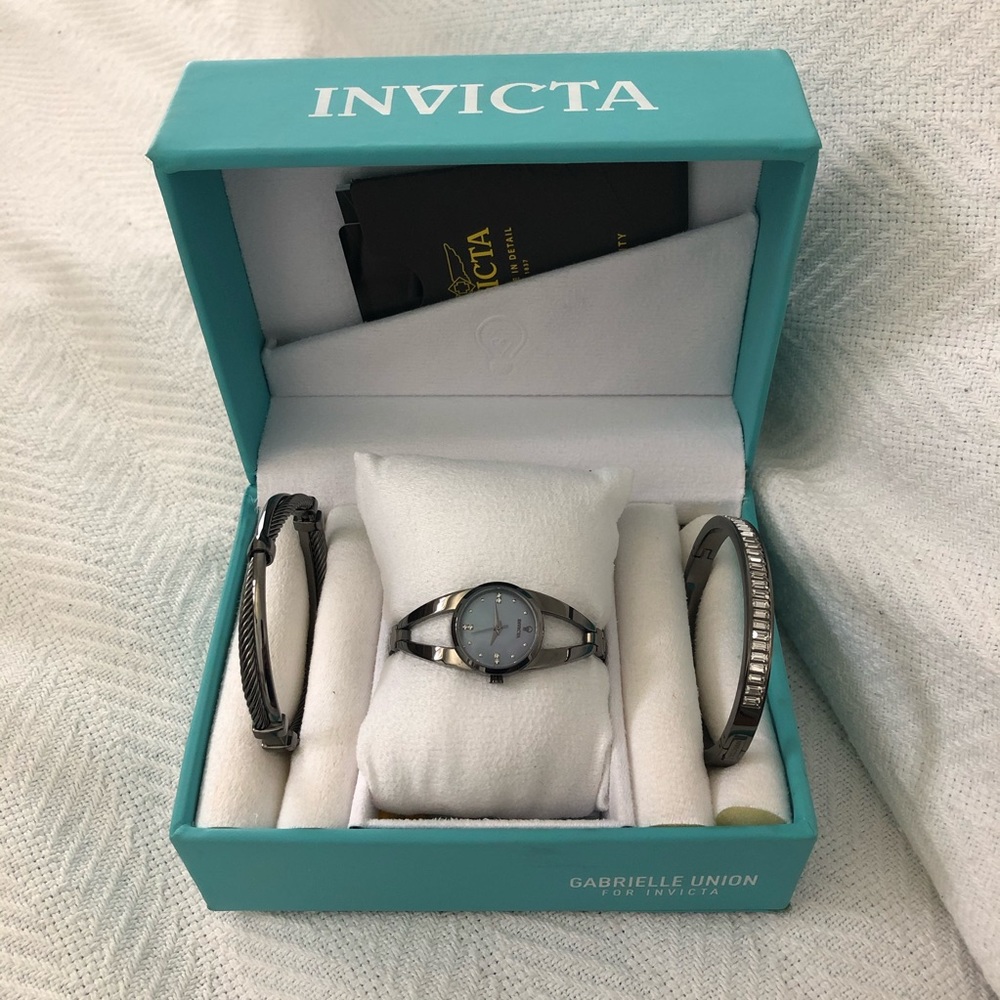 Invicta woman’s watch set